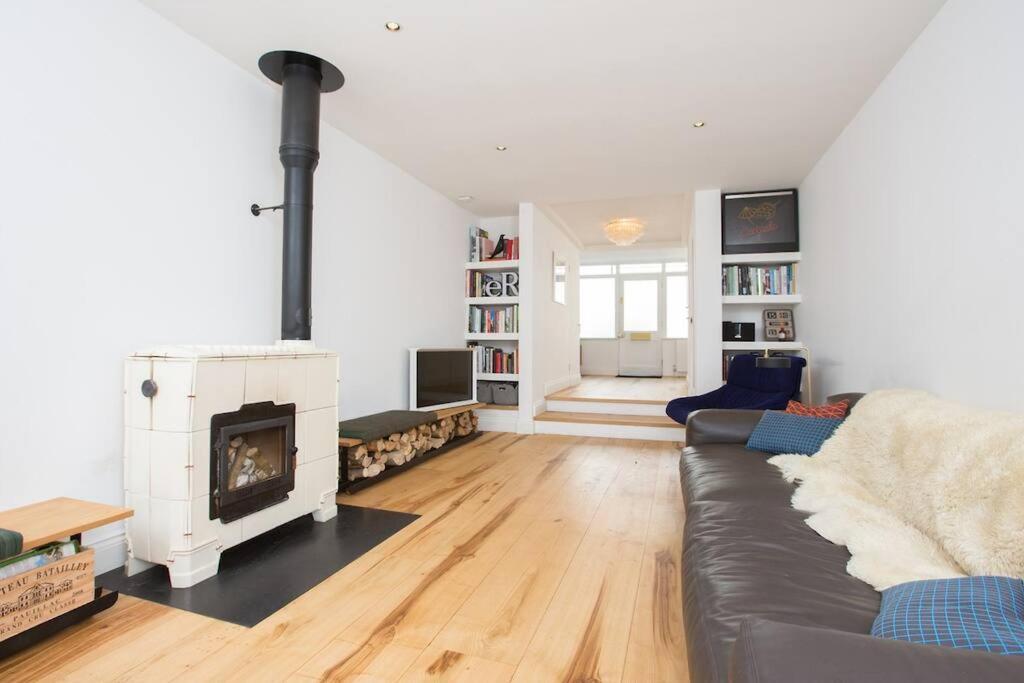 Ferienhaus Large Townhouse Just 2 Minutes From The Sea/i360! *