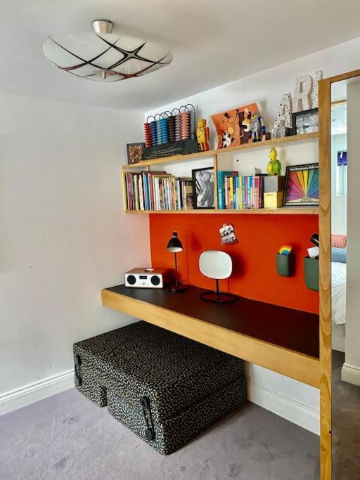 Ferienhaus Large Townhouse Just 2 Minutes From The Sea/i360!