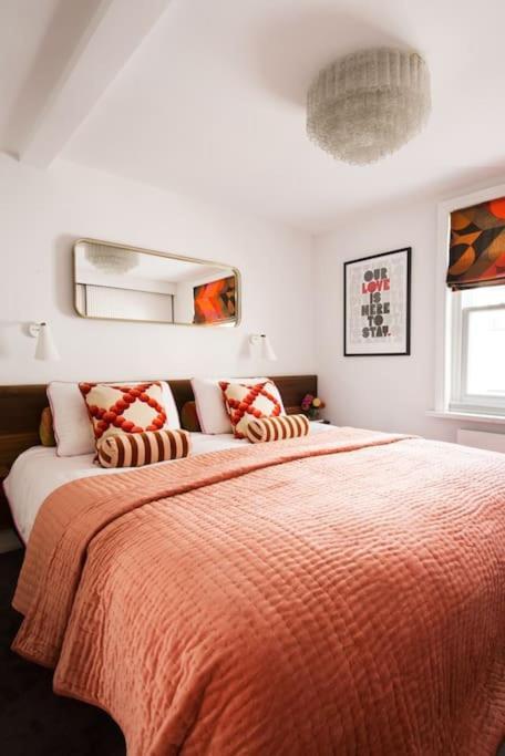Large Townhouse Just 2 Minutes From The Sea/i360! Ferienhaus *