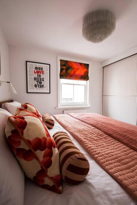 Large Townhouse Just 2 Minutes From The Sea/i360! Ferienhaus